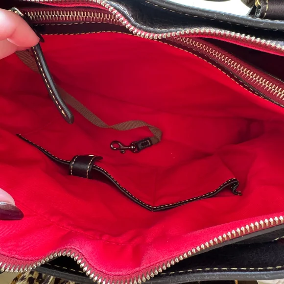 Dooney & Bourke Leather Quilted Purse W/ Cute Heart Buckle - Picture 7 of 10